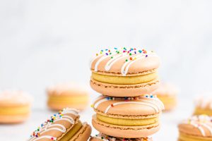 Dulce de Leche Macarons