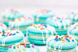Macarons with Cream Cheese Filling