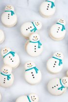Snowman Macarons